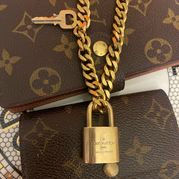 Authentic Louis Vuitton Lock and Key Set on Chain - Picture 6 of 13